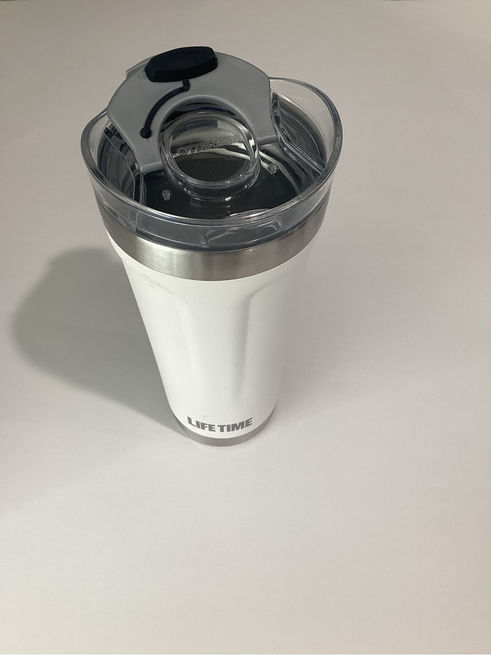 OtterBox White Travel Tumbler with Clear Lid and Silver Trim